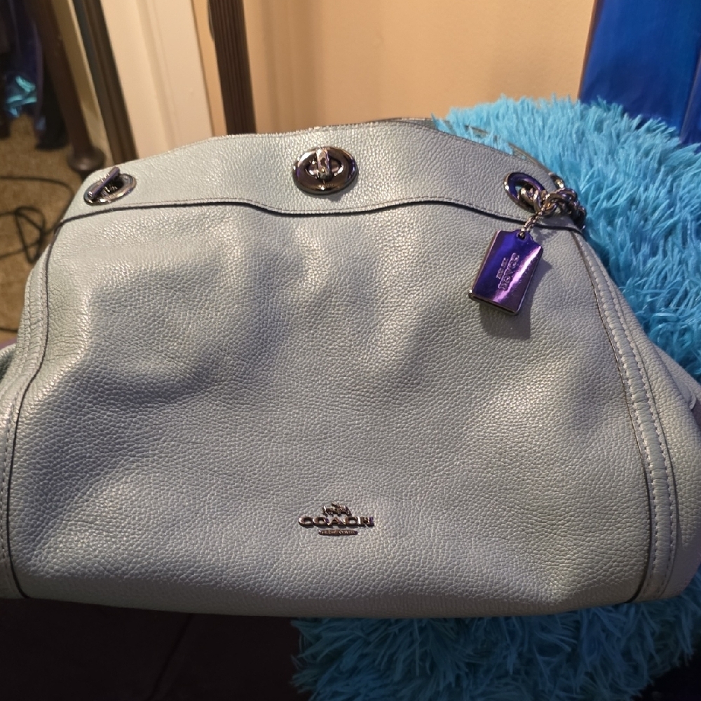 Coach Blue Leather Shoulder Bag with Turnlock Closure